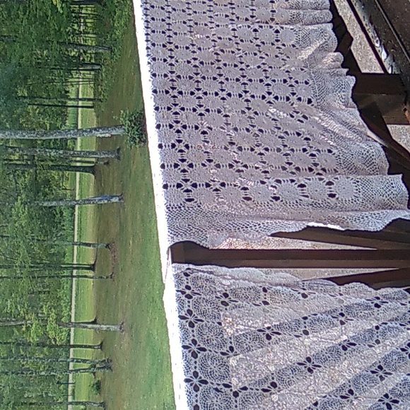 ⚜️🧶 Vintage Hand Crocheted Table Cloth or Cover 42”X 52” - Picture 4 of 16